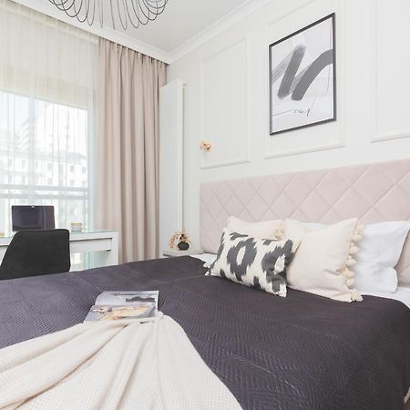 Mennica Residence Central Apartment By Renters Prestige Warschau Buitenkant foto