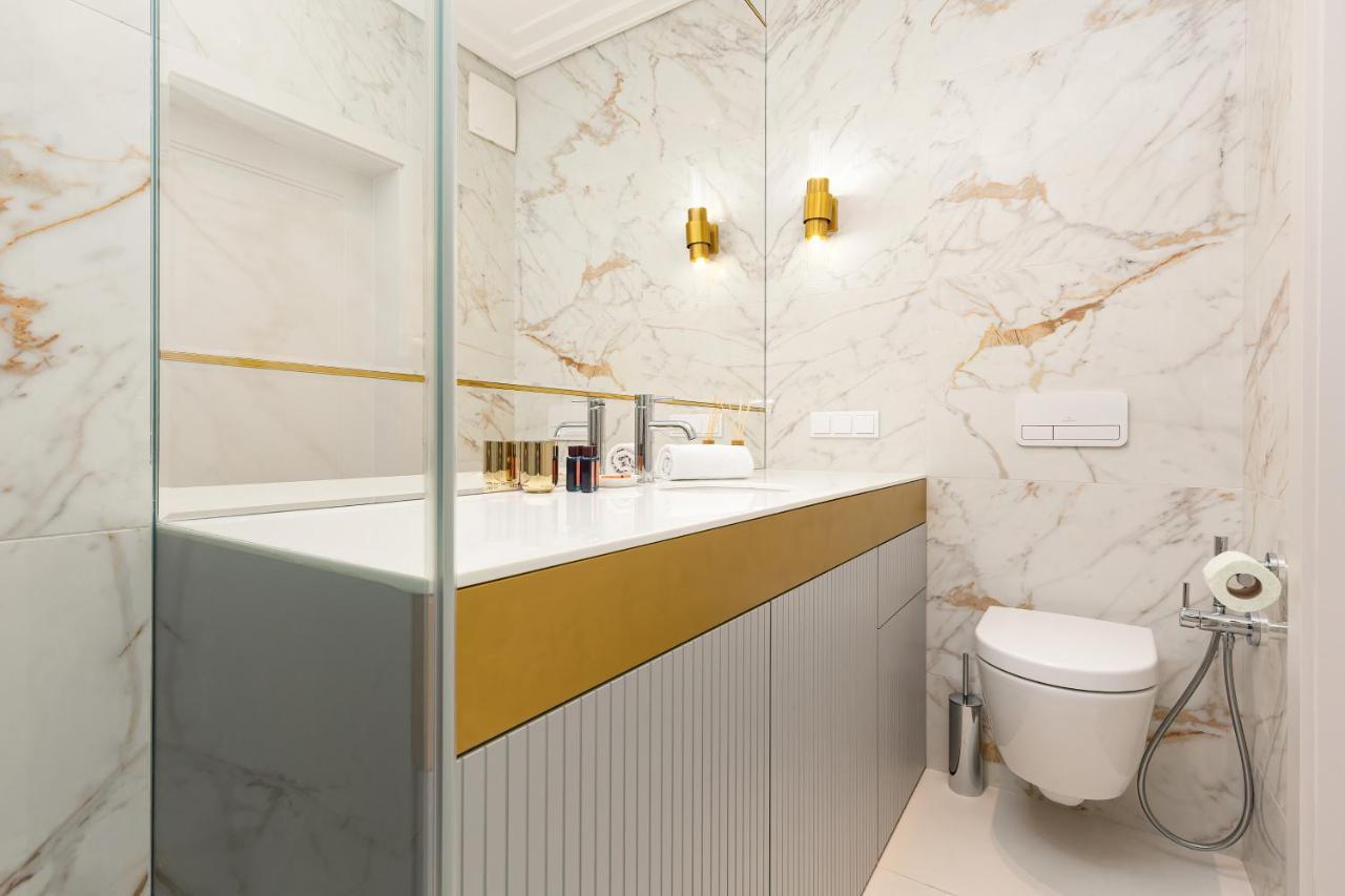 Mennica Residence Central Apartment By Renters Prestige Warschau Buitenkant foto