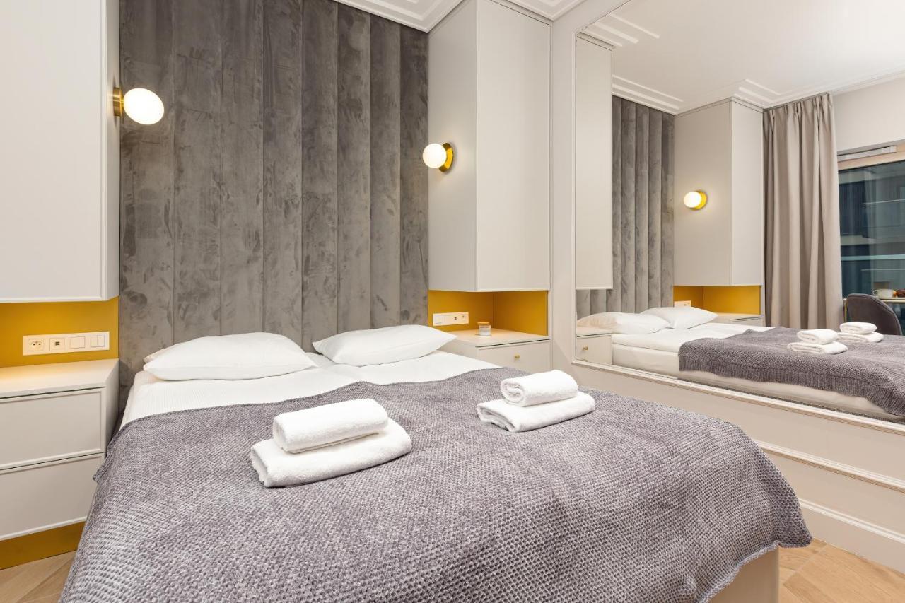 Mennica Residence Central Apartment By Renters Prestige Warschau Buitenkant foto