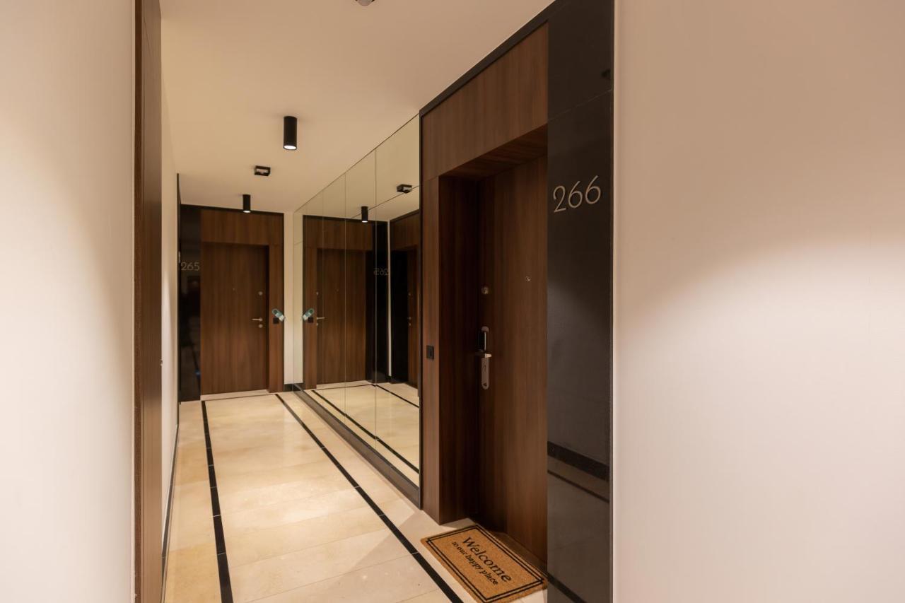Mennica Residence Central Apartment By Renters Prestige Warschau Buitenkant foto