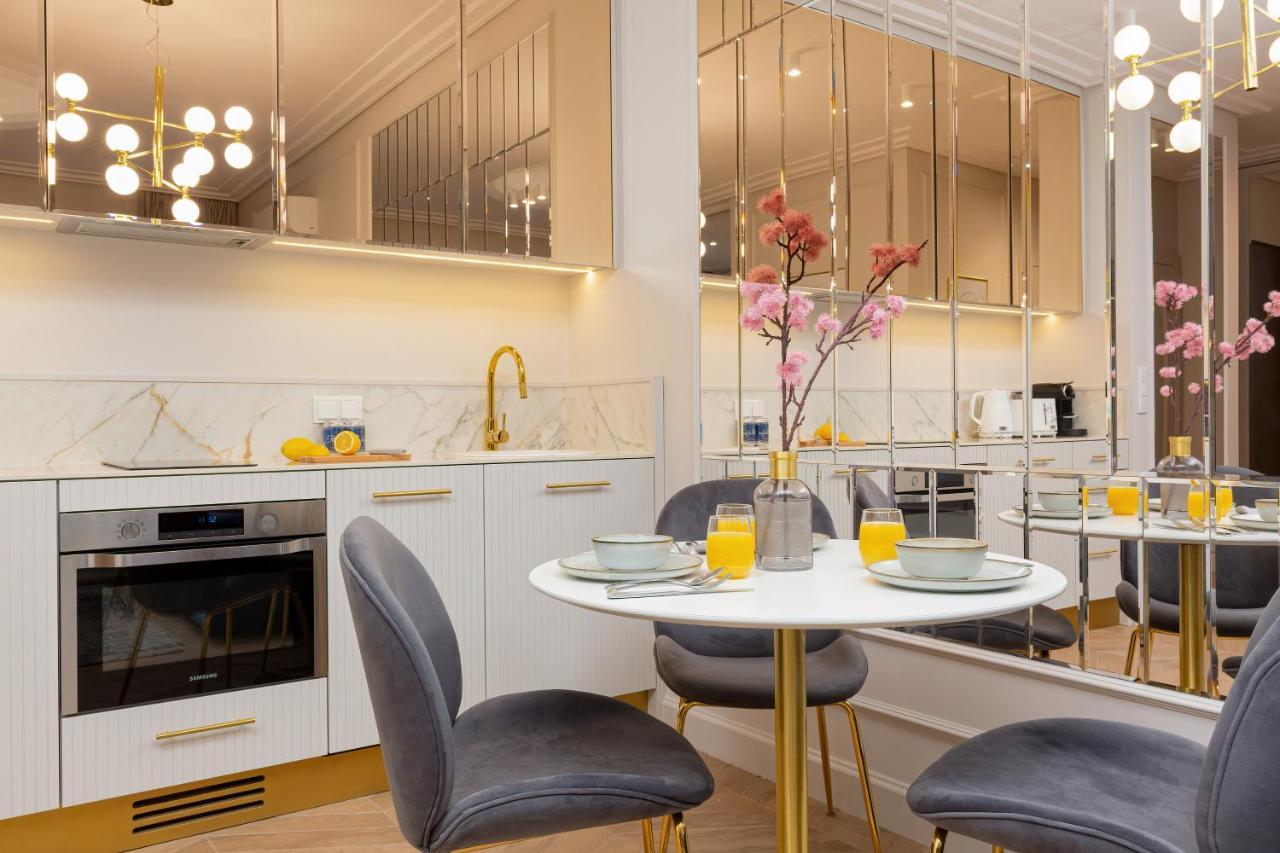 Mennica Residence Central Apartment By Renters Prestige Warschau Buitenkant foto