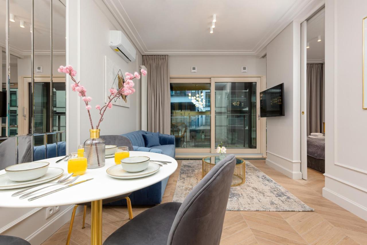 Mennica Residence Central Apartment By Renters Prestige Warschau Buitenkant foto