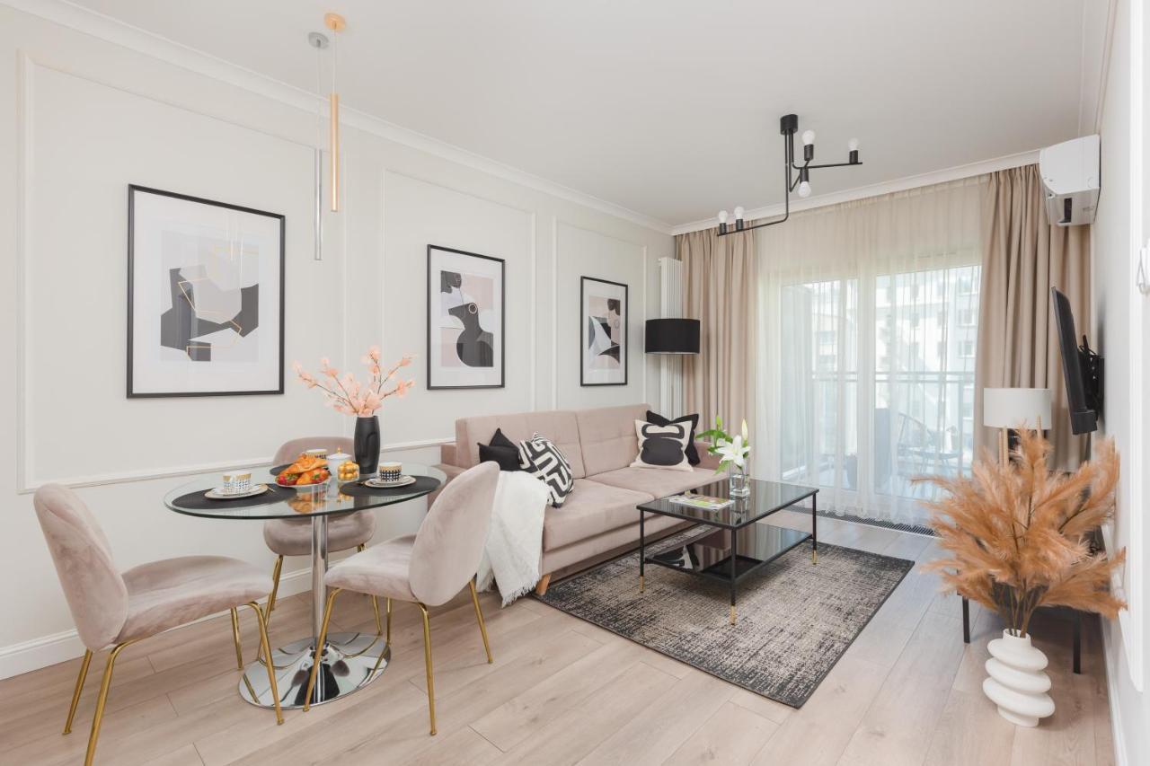 Mennica Residence Central Apartment By Renters Prestige Warschau Buitenkant foto
