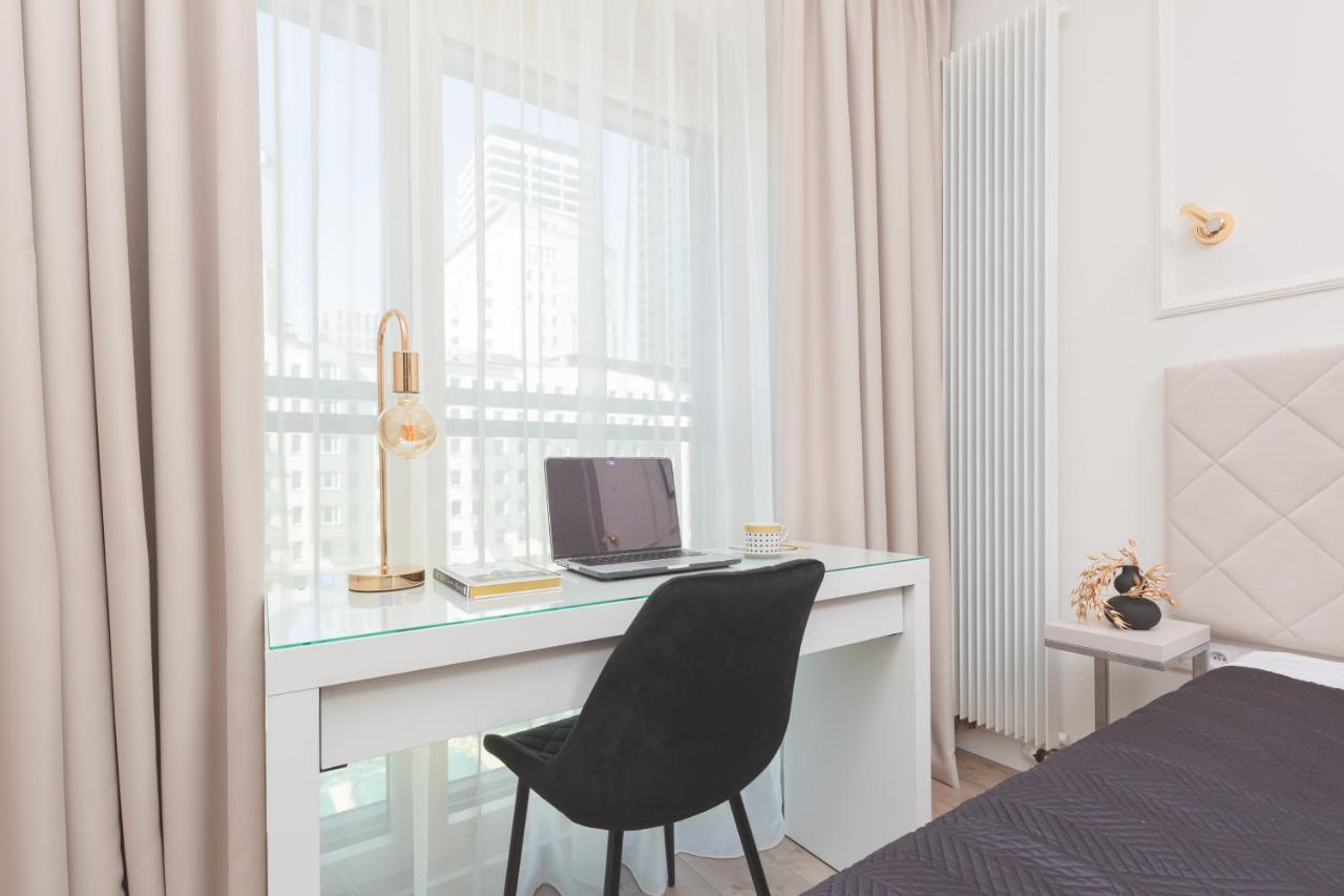 Mennica Residence Central Apartment By Renters Prestige Warschau Buitenkant foto
