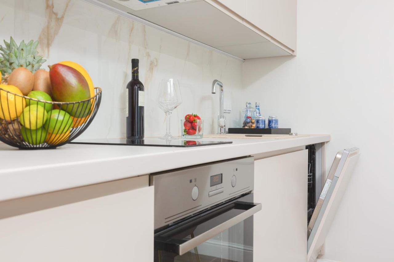 Mennica Residence Central Apartment By Renters Prestige Warschau Buitenkant foto