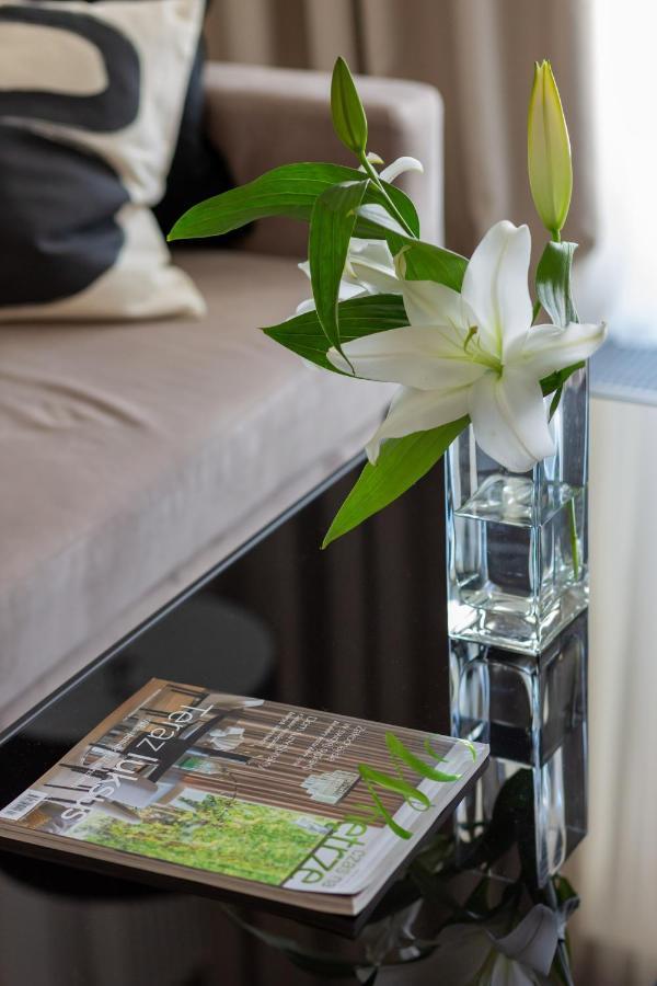 Mennica Residence Central Apartment By Renters Prestige Warschau Buitenkant foto