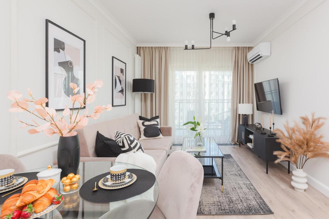 Mennica Residence Central Apartment By Renters Prestige Warschau Buitenkant foto